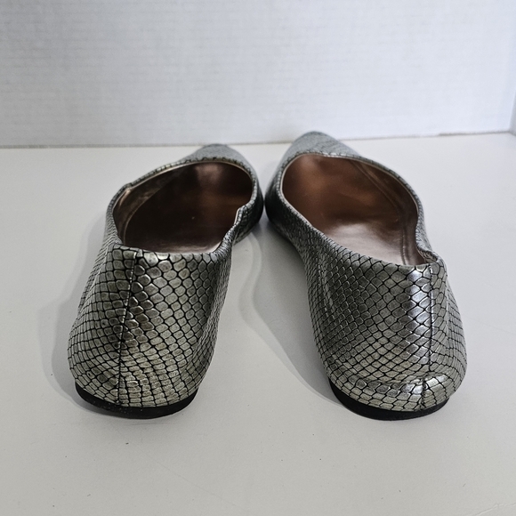 STEVE Madden Silver Snakeskin Ibiza Flats - Picture 6 of 8